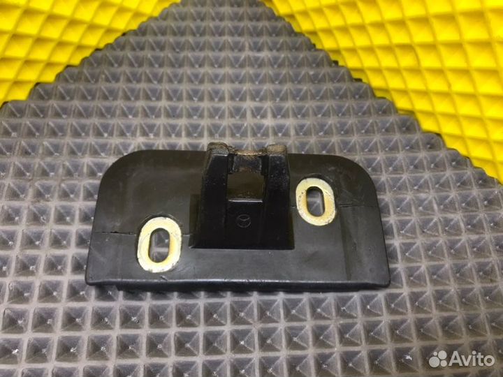 Ответная часть замка Mercedes-Benz E-Class W124