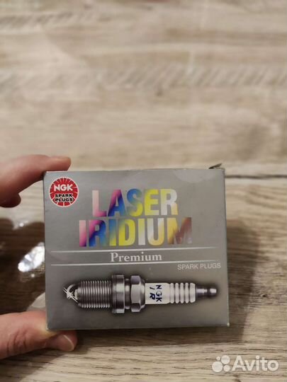 Свечи зажигания иридиевые NGK