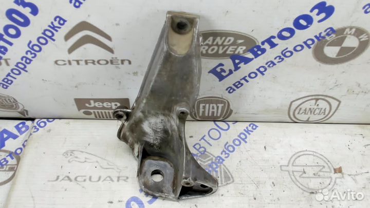 Кронштейн АКПП правый Audi A6 C5 1997-2004