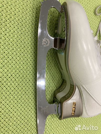 Фигурные коньки edea ice fly 235