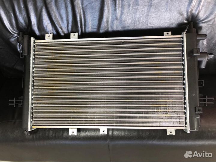 Радиатор охлаждения Opel Astra H