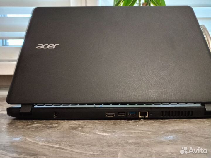 Ноутбук Acer Aspire ES1-572 10162