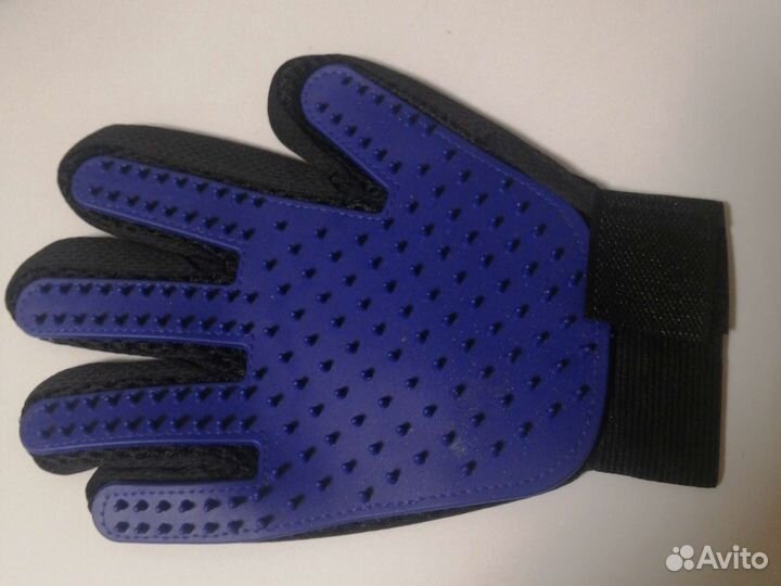 Перчатка для вычесывания шерсти