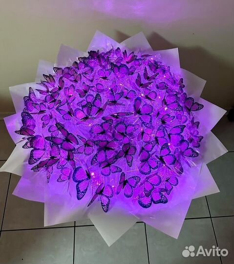 Светящиеся букеты из бабочек