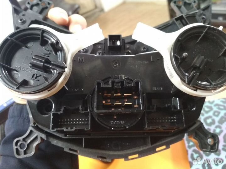 Блок управления печкой Chevrolet Aveo T300