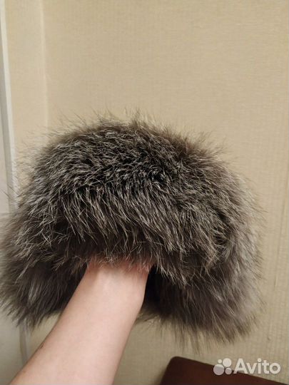 Женская шапка-шлем из чернобурки