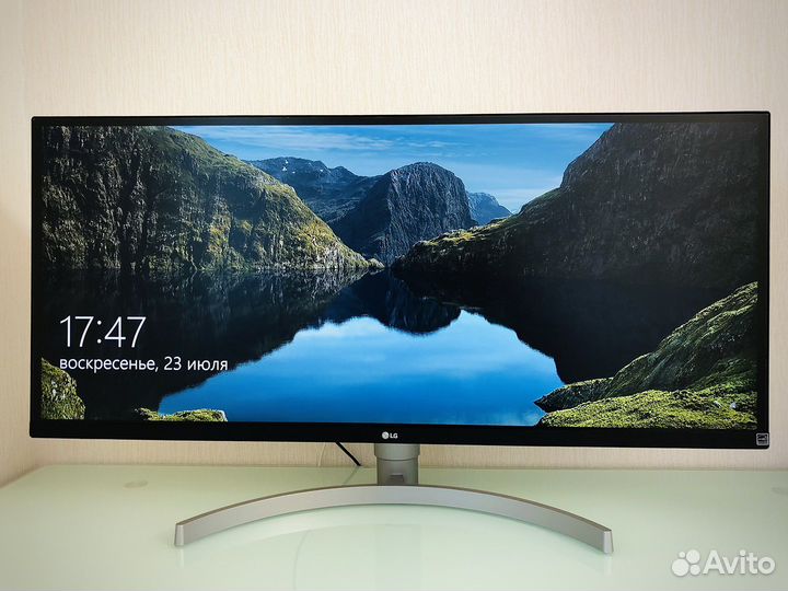 Игровой широкий монитор LG 34WK650