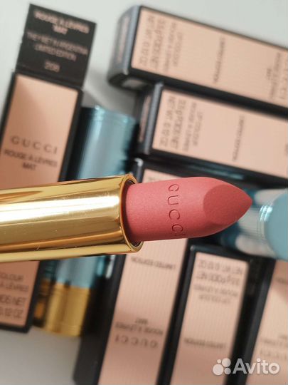 Gucci губная помада 208 матовая лимитированная
