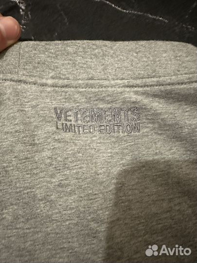Футболка vetements