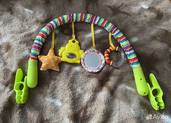 Дуга с игрушками