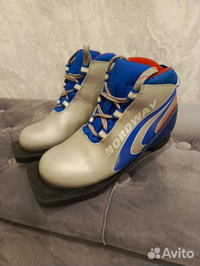 Лыжные ботинки