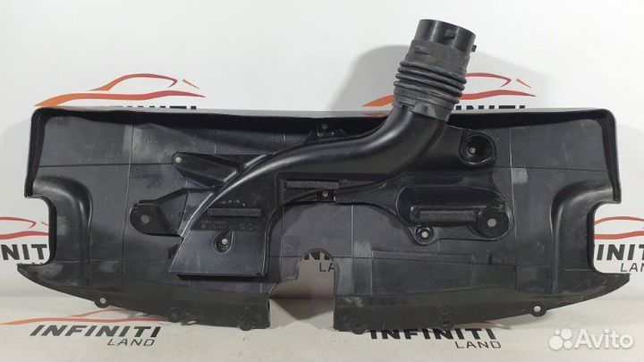 Воздуховод центральный над радиаторами Infiniti