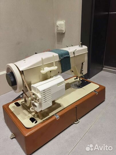 Швейная машина Radom 466