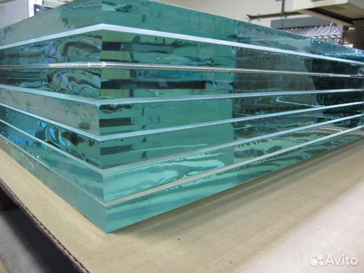 Стекло боковое левое Caterpillar