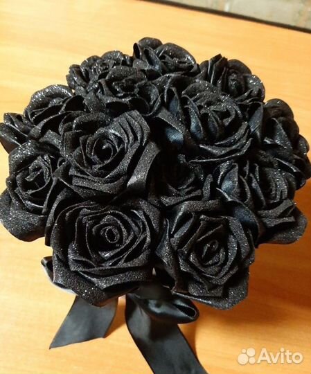 Букет из атласных роз