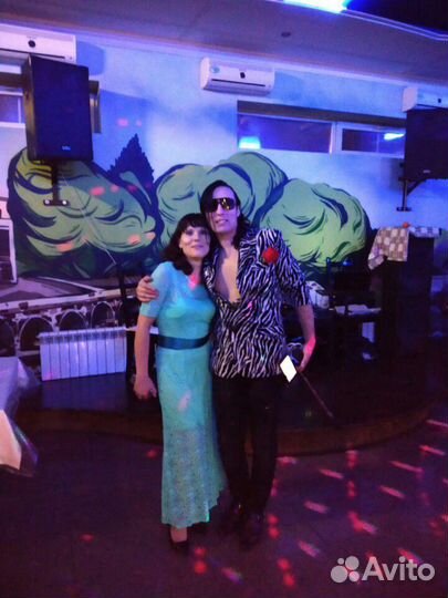 Диджей и ведущая