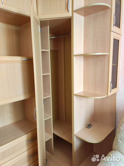 Угловой шкаф