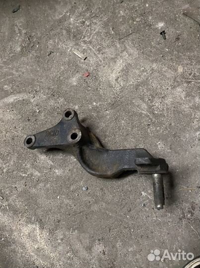 Крепление двигателя mazda 323 f BA