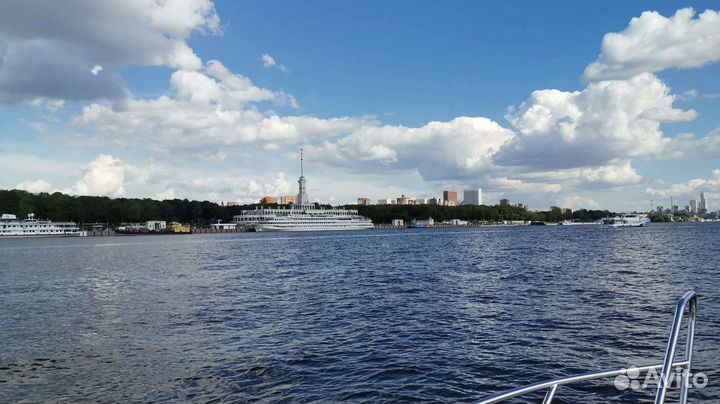 Прогулки на катере