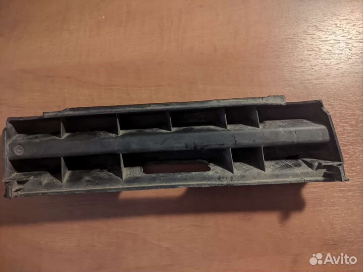 Заглушка переднего бампера mercedes w 140