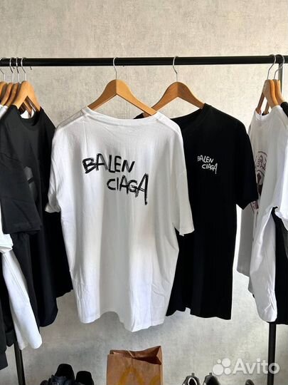 Футболка Balenciaga