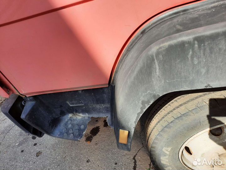 Mercedes-Benz 814, 1990