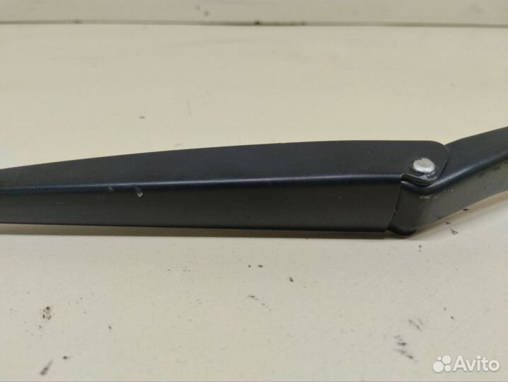 Поводок стеклоочистителя передний правый Nissan Te