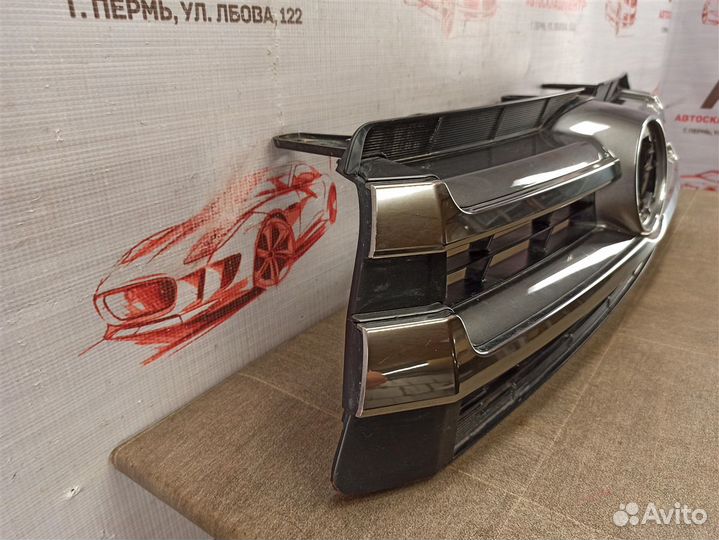 Решетка радиатора Toyota Highlander с 2013 года