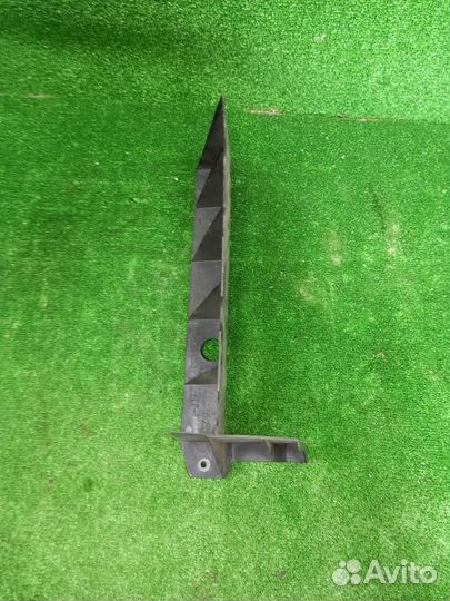 Дефлектор радиатора левый Mazda Mazda6 GG L813