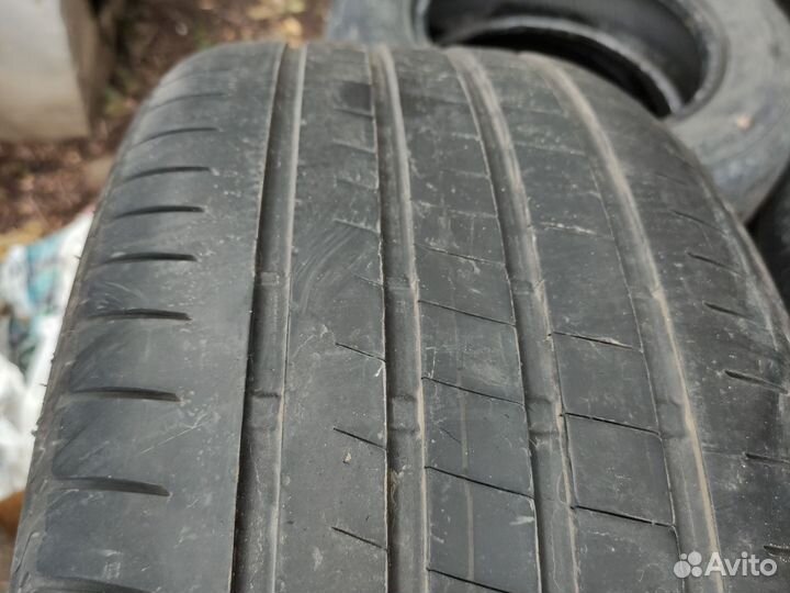 Bridgestone Alenza Sport AS 245/45 R19