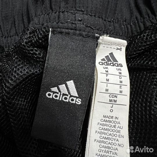 Оригинальные нейлоновые карго-шорты Adidas (M)