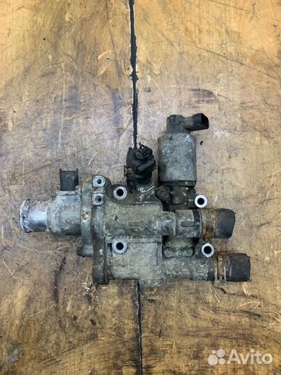 Корпус термостата Opel Astra H Z16XEP 2006