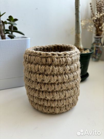 Корзинка из джута ручной работы