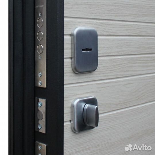 Входная дверь 