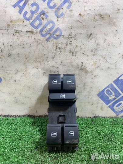 Блок управления стеклоподъемниками передний левый