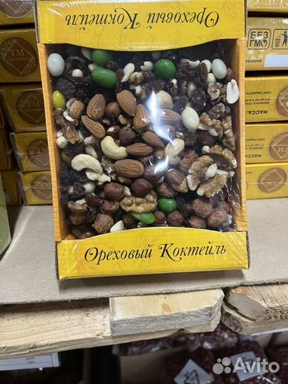 Набор сладостей и сухофруктов