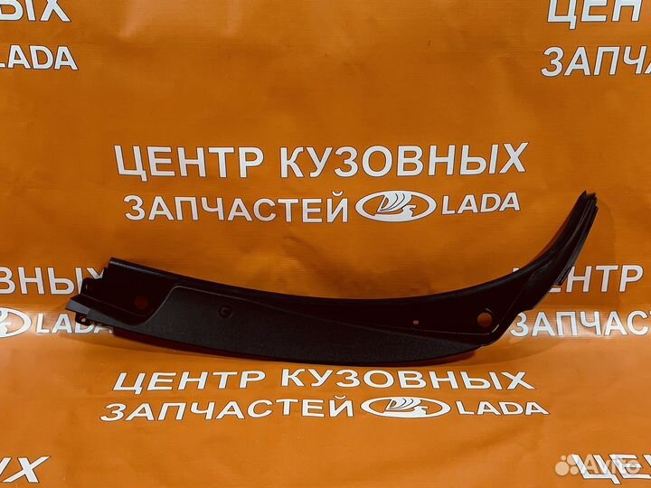 Накладка рамы ветрового окна левая LADA granta