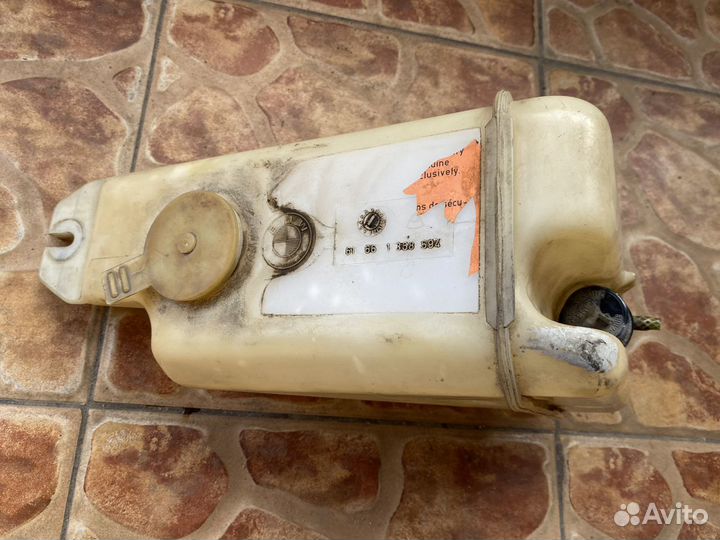 Бачок омывателя bmw e28