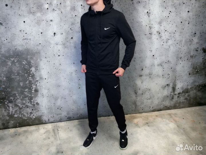 Спортивные костюмы Nike