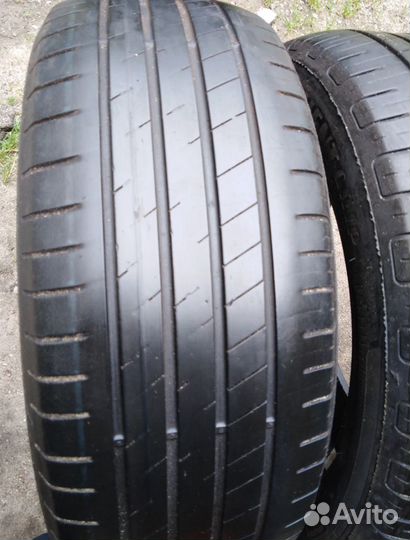Goodyear EfficientGrip 215/55 R17