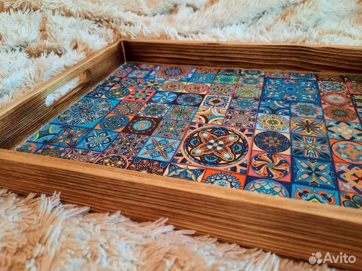 Поднос из натурального дерева в стиле 