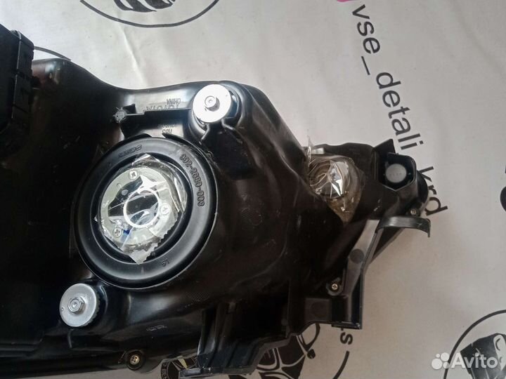 Фара правая на Тойота Камри 50 галоген