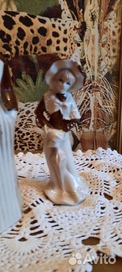 Фарфоровые статуэтки