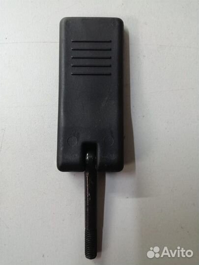 Защелка ручки пассажира(510004992)