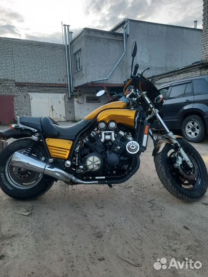 Yamaha V-Max 1200
