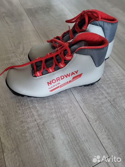 Лыжные ботинки