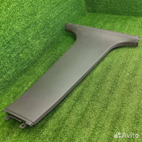 Обшивка центральной стойки правая нижняя Ford 2