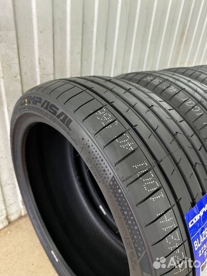 Compasal Blazer UHP II 255/40 R19