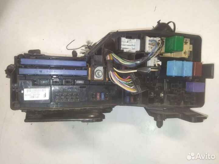 Блок предохранитель Toyota Camry 2001-11