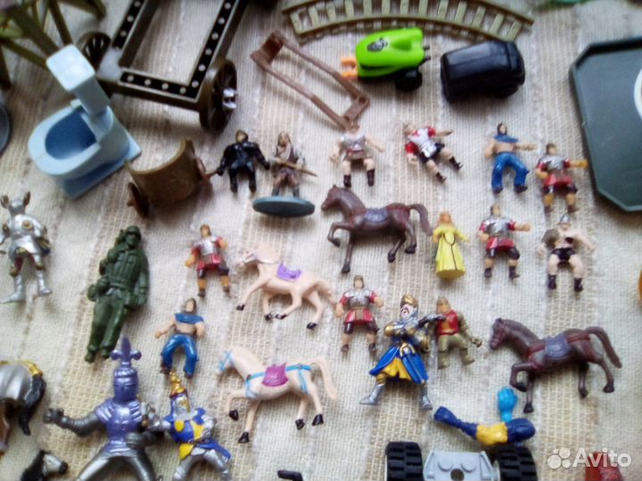 Игрушки для мальчика,человечки